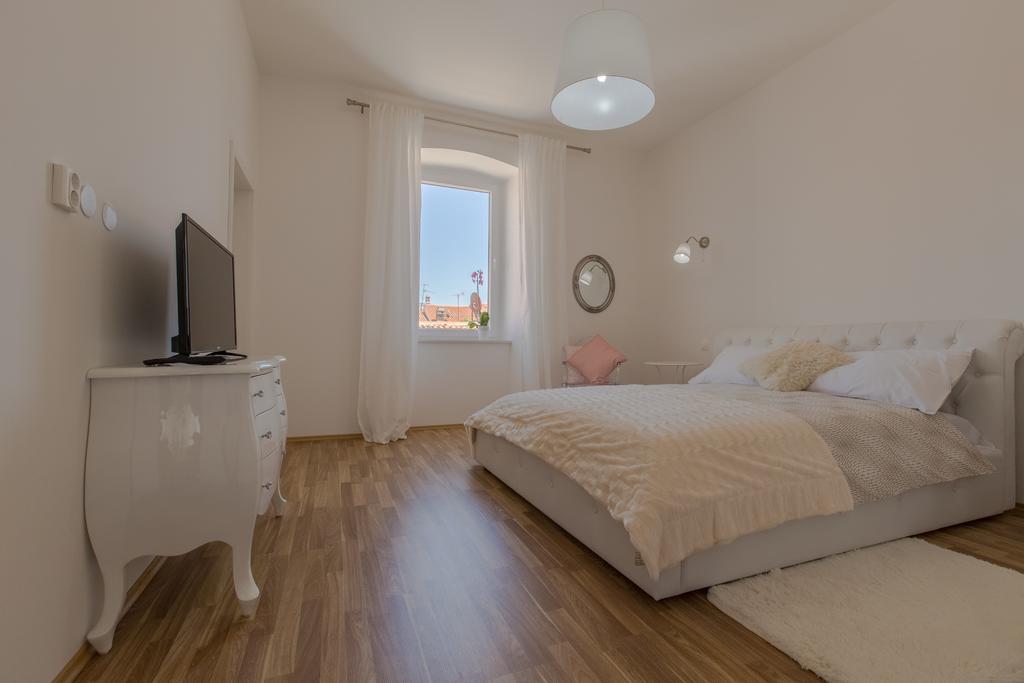 Captain Emo City Apartments プーラ エクステリア 写真